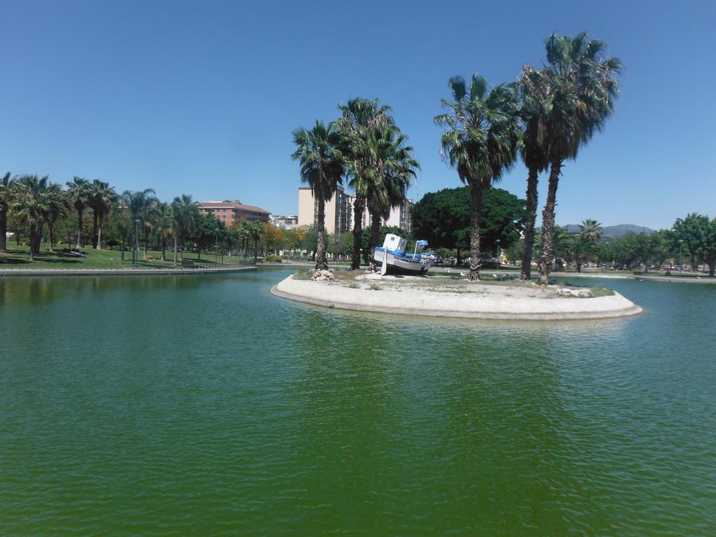 City Center And Next To The Beach 3 Bedrooms Apartment *